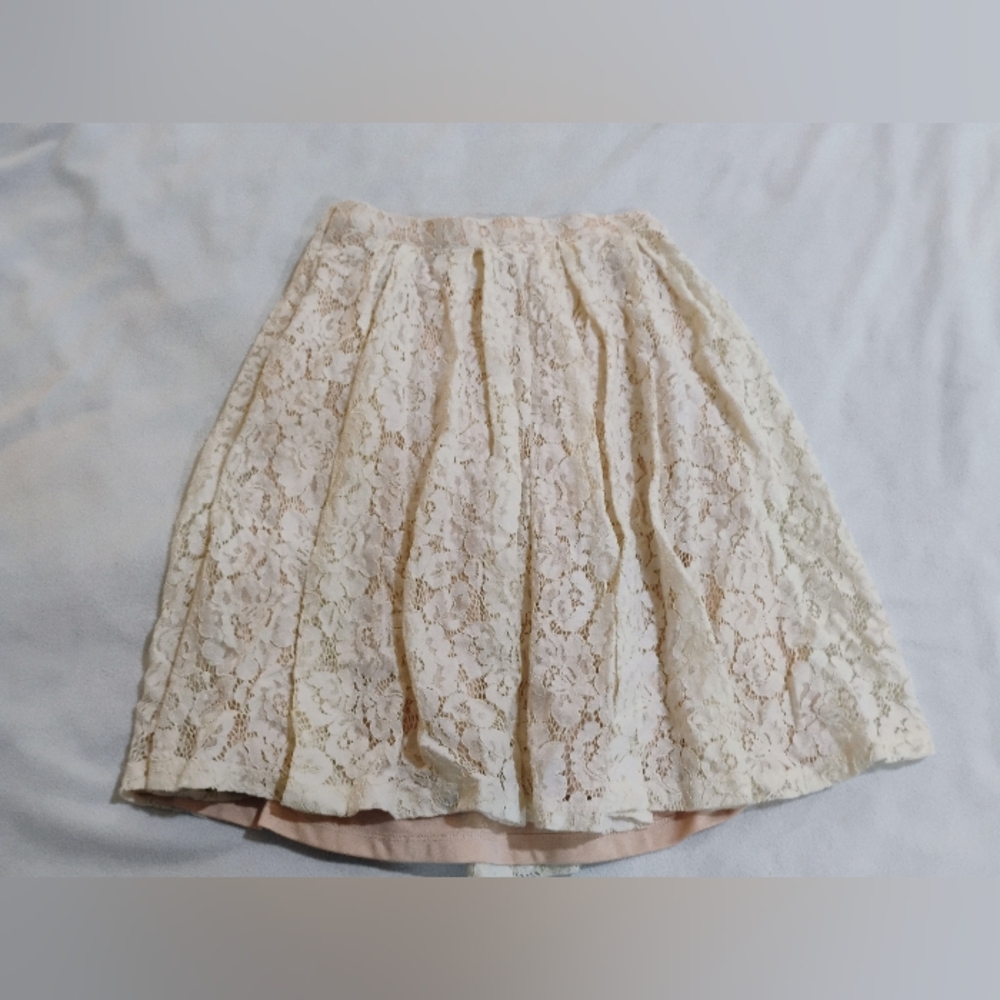 Forever 21 Cream Floral Lace Mini Skirt - Picture 6 of 8